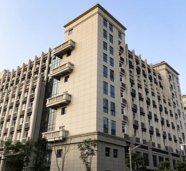 真石漆罩光面漆泛白怎么辦？
